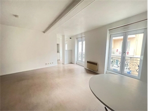 studio à la location -   42300  ROANNE, surface 32 m2 location studio - UBI476022095